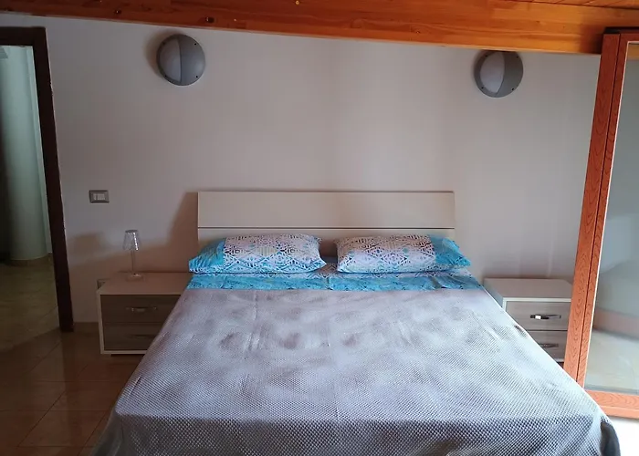 Апартаменты A & J