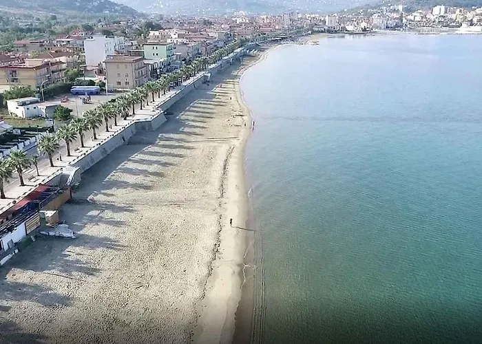 Апартаменты A & J *